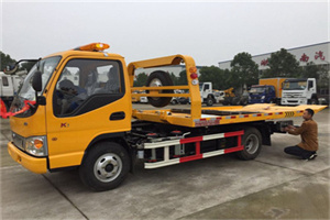 廉江哪里有拖车服务